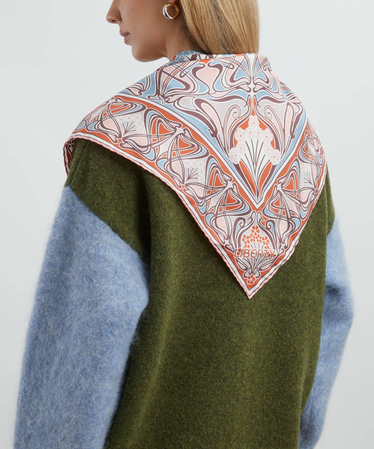 アイアンシ トライアングル シルクスカーフ 100×140