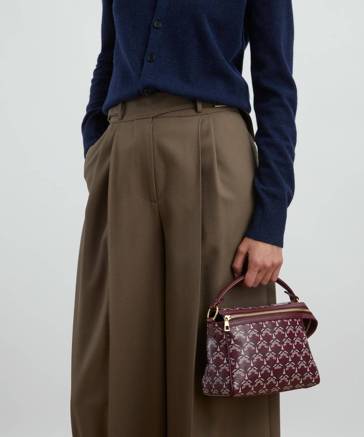 アイフィス プチ ヴァリース クロスボディバッグ