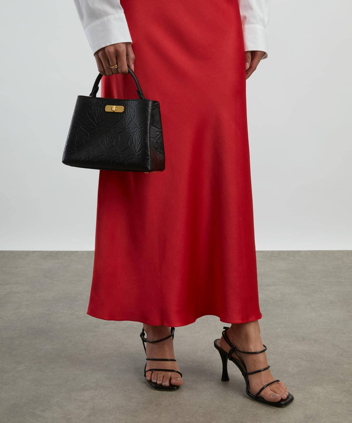 アイフィス エンボスド レザー ミニ トップハンドルバッグ